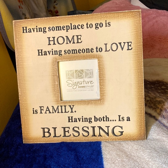 Two Stylish Picture frames - Picture 6 of 10